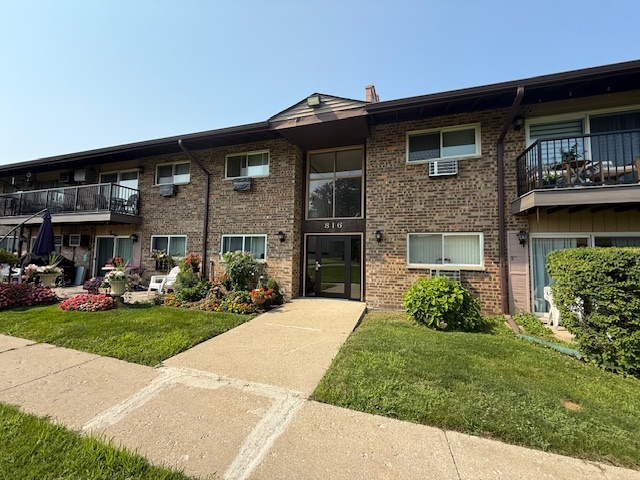 816 E Old Willow Road Unit: 116