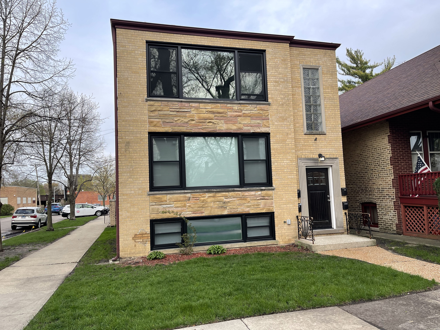 5259 N Leamington Avenue Unit: 2