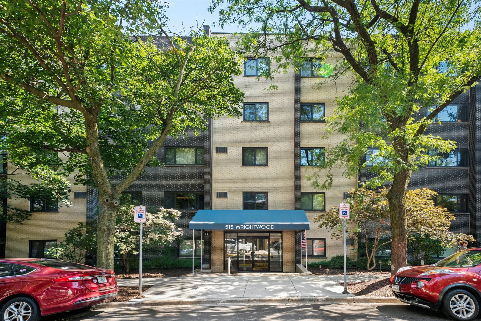515 W Wrightwood Avenue Unit: 510