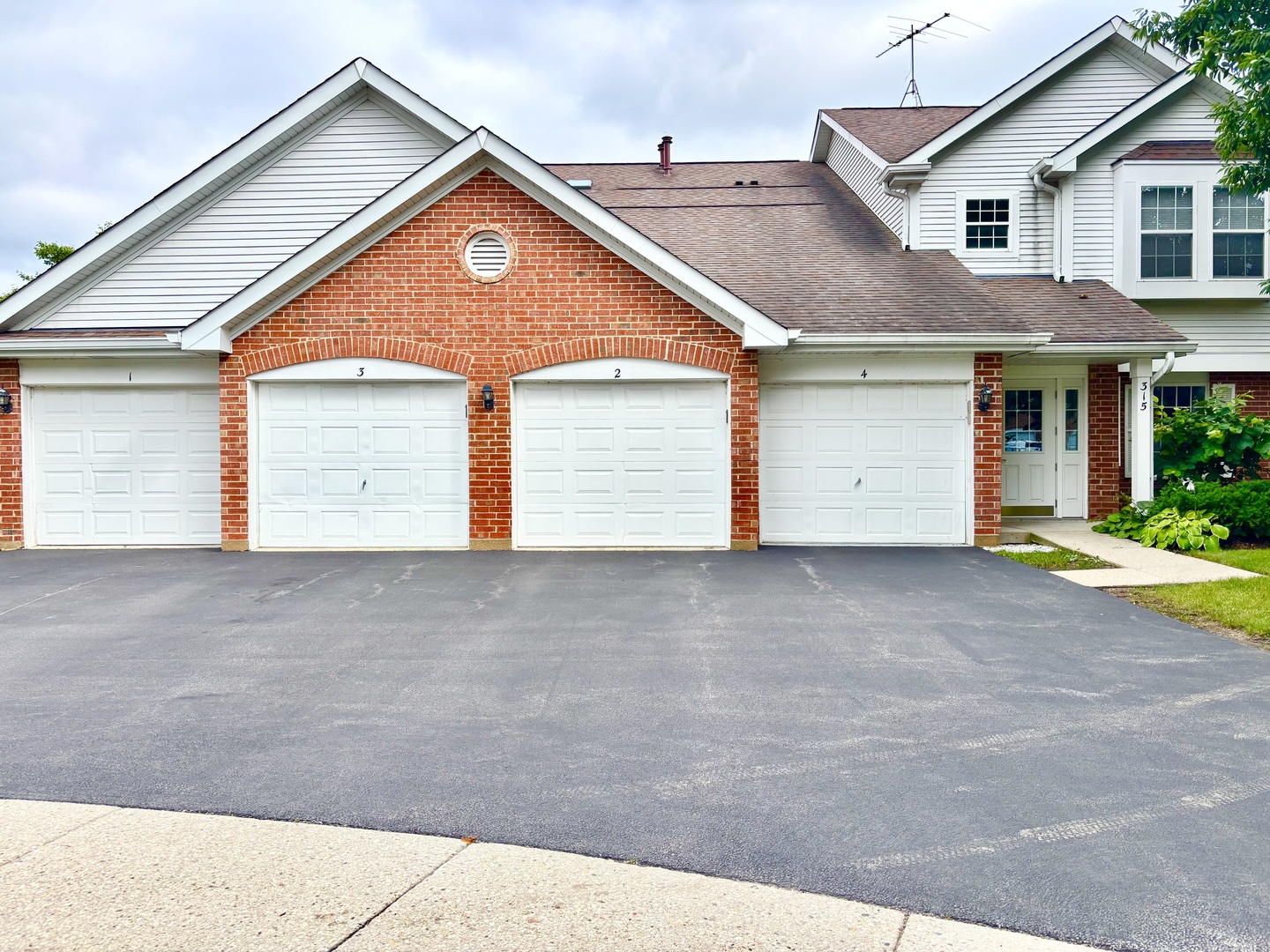 315 Ashbury Court Unit: 3