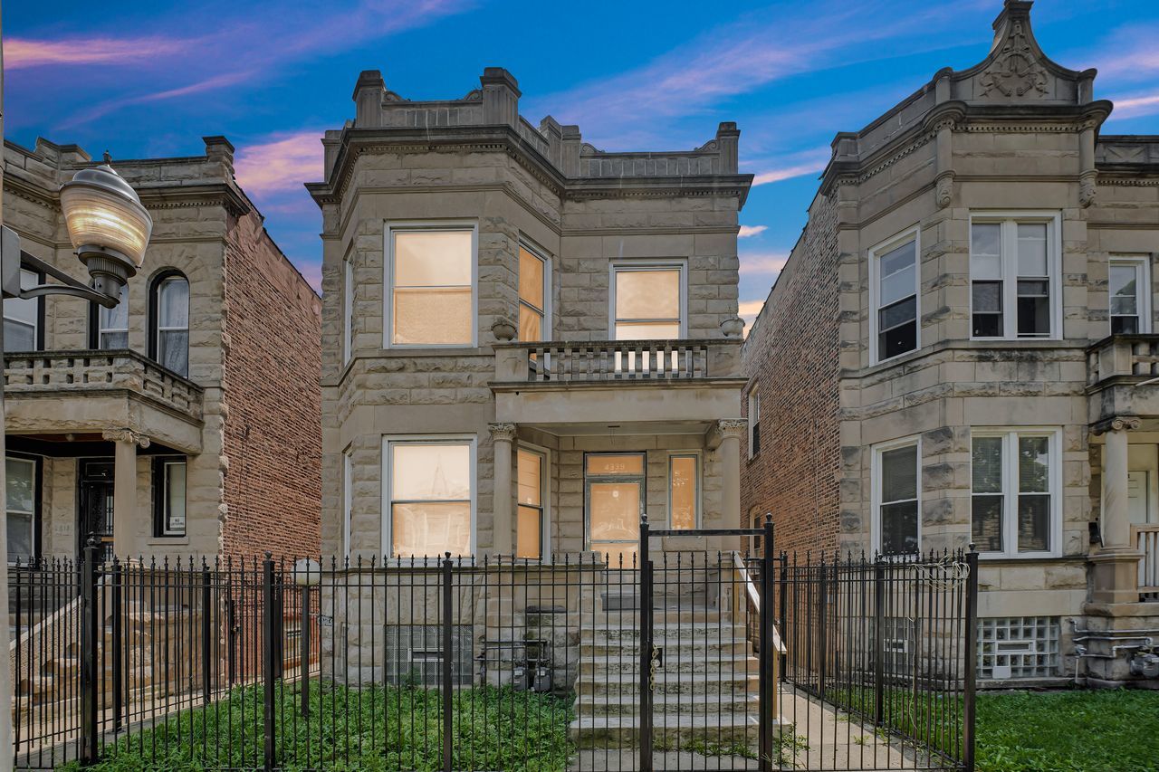 4339 W Monroe Street