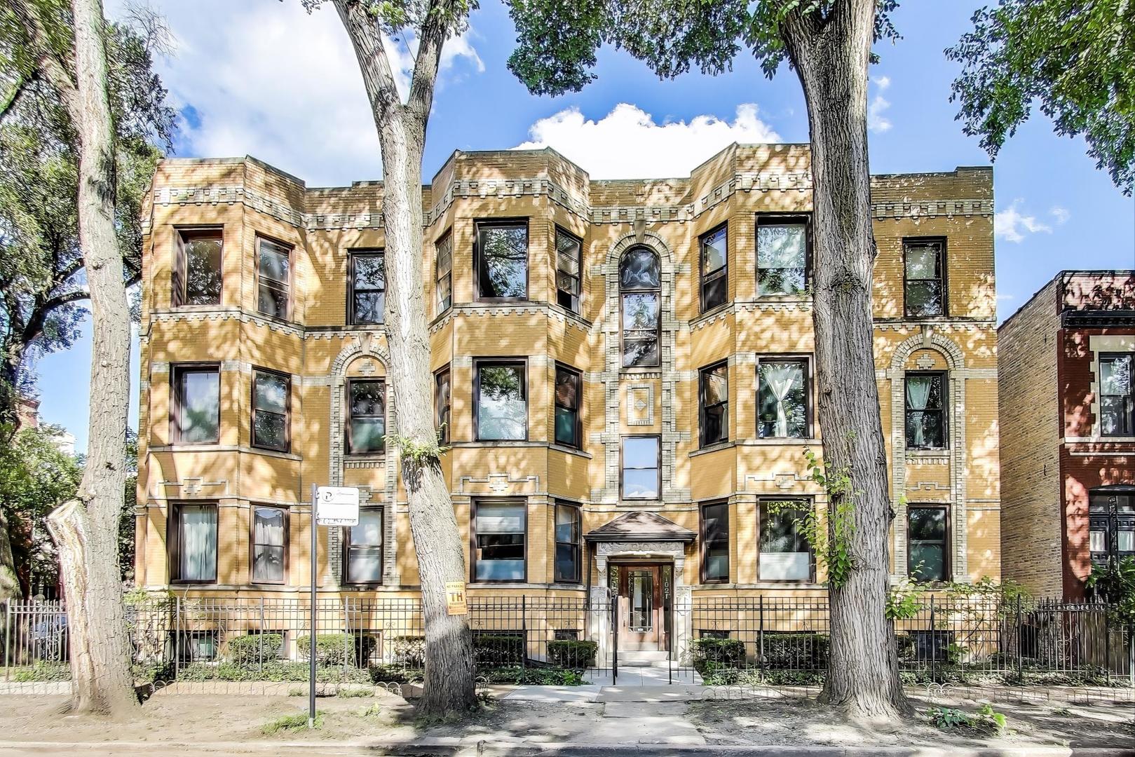 1021 N Hoyne Avenue Unit: 2A