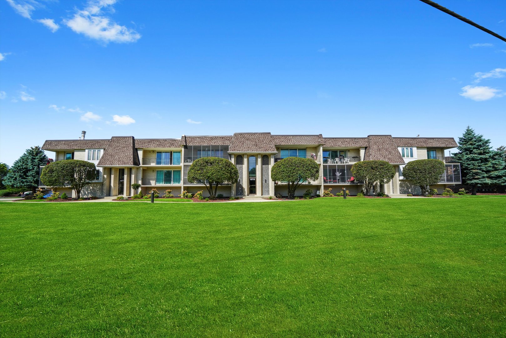 15713 BRASSIE Court Unit: 1S