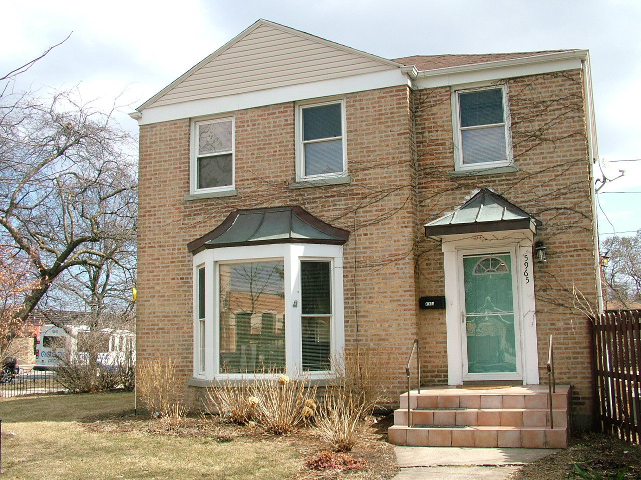 5965 W TOUHY Avenue
