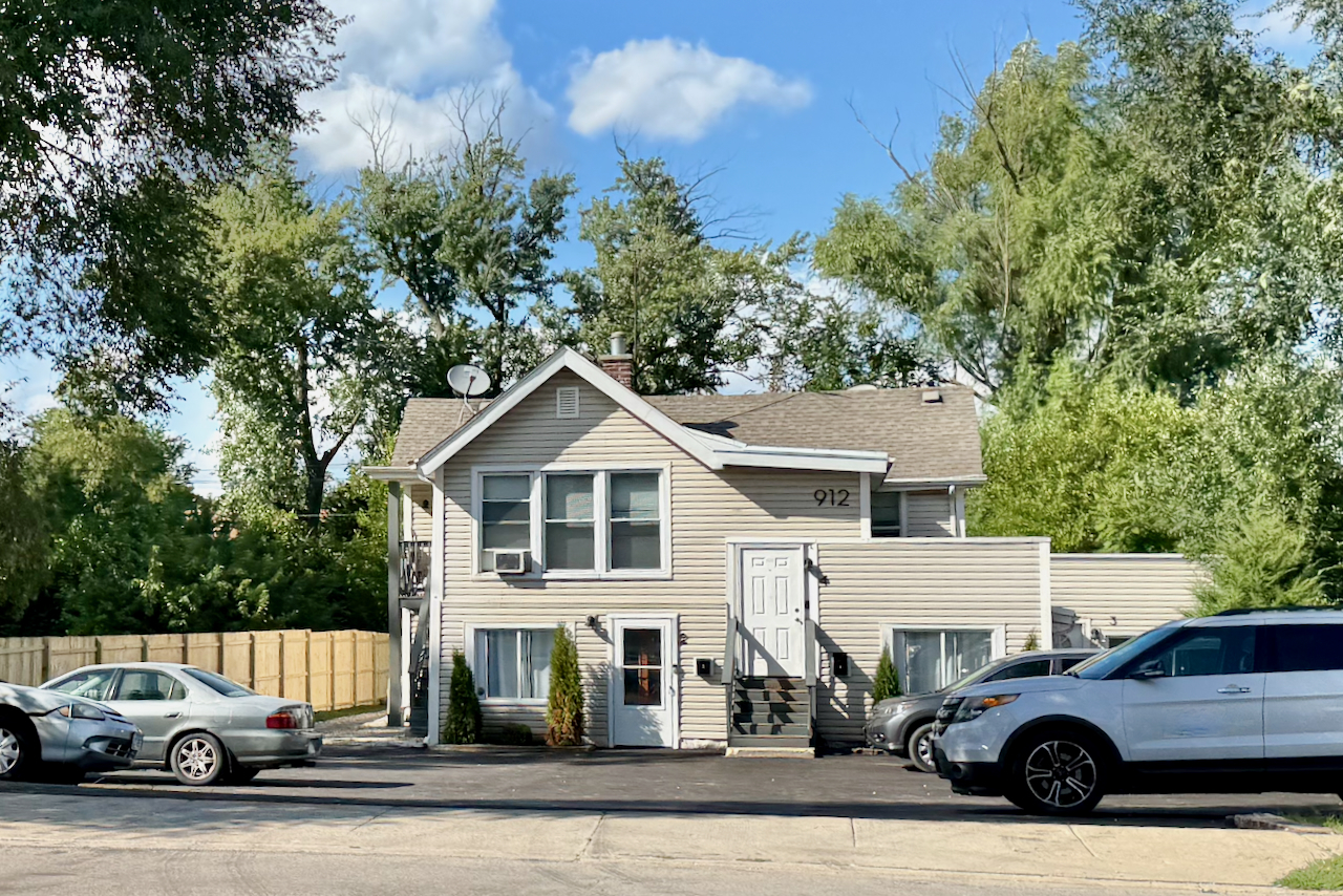 912 E Saint Charles Road