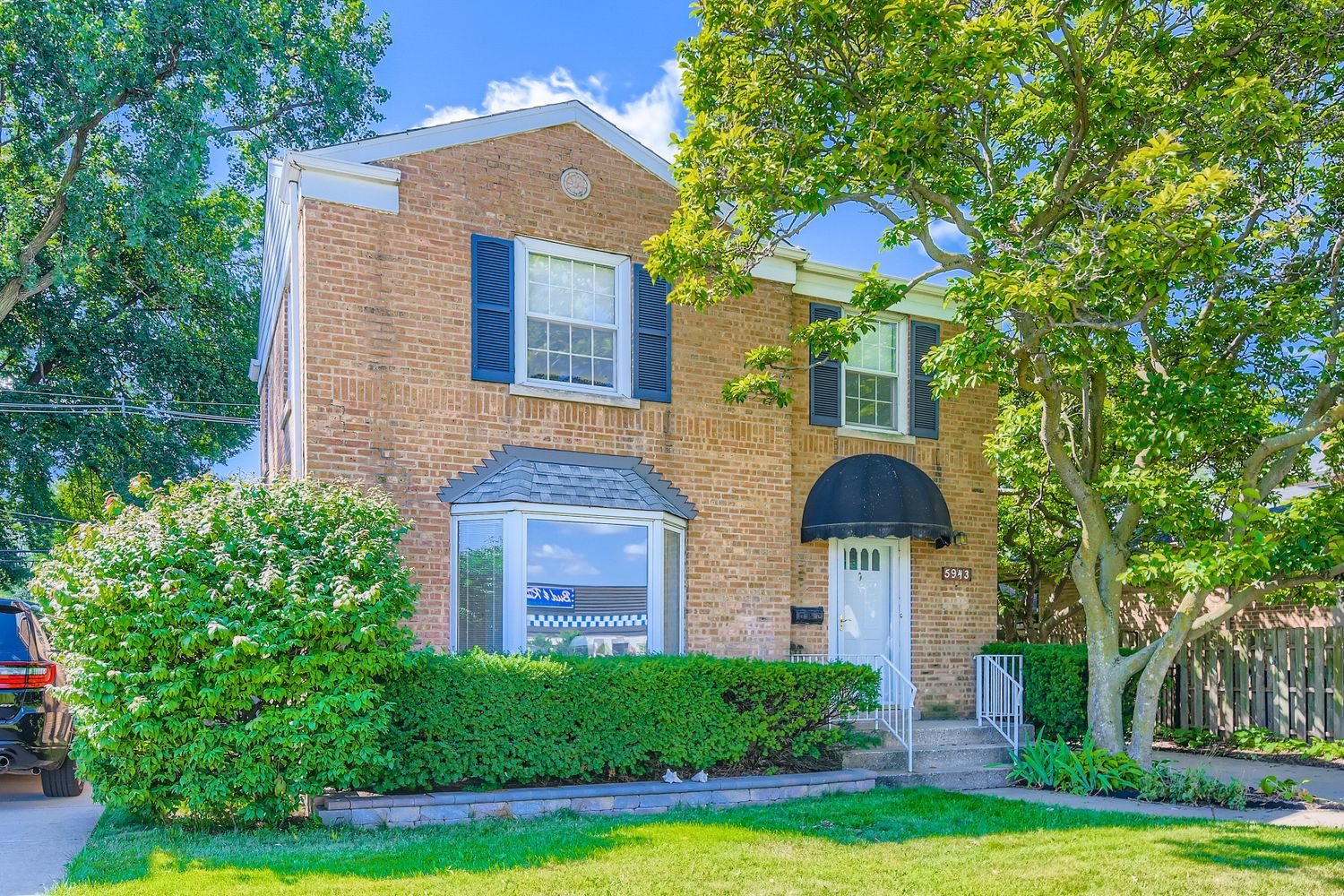 5943 W Touhy Avenue