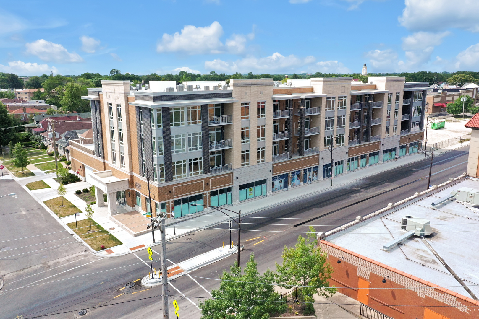 4758 N Laramie Avenue Unit: 307