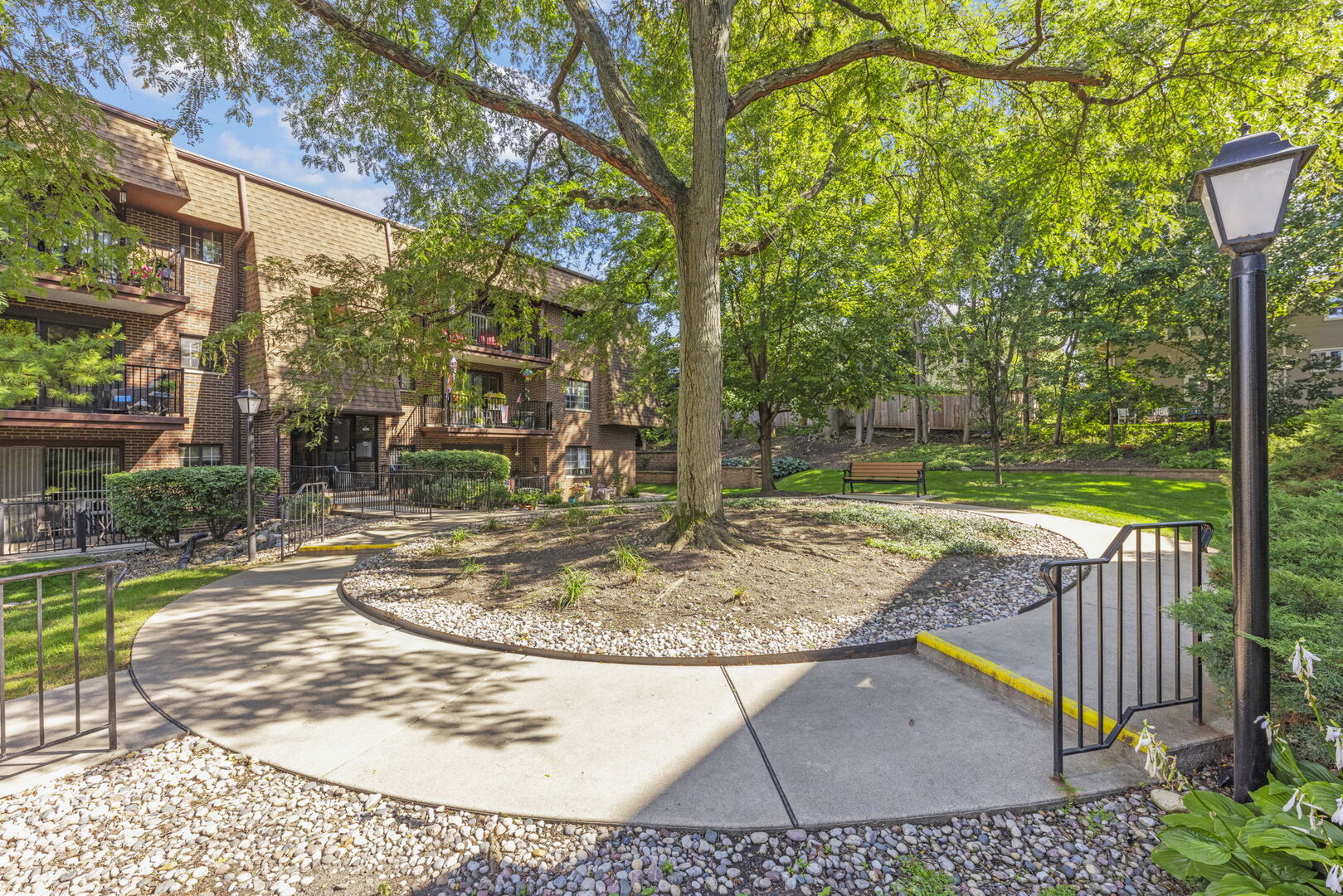 404 Melrose Avenue Unit: 204