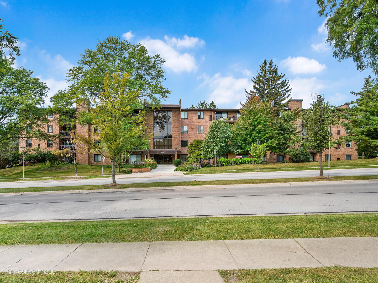7510 Farmingdale Drive Unit: 208