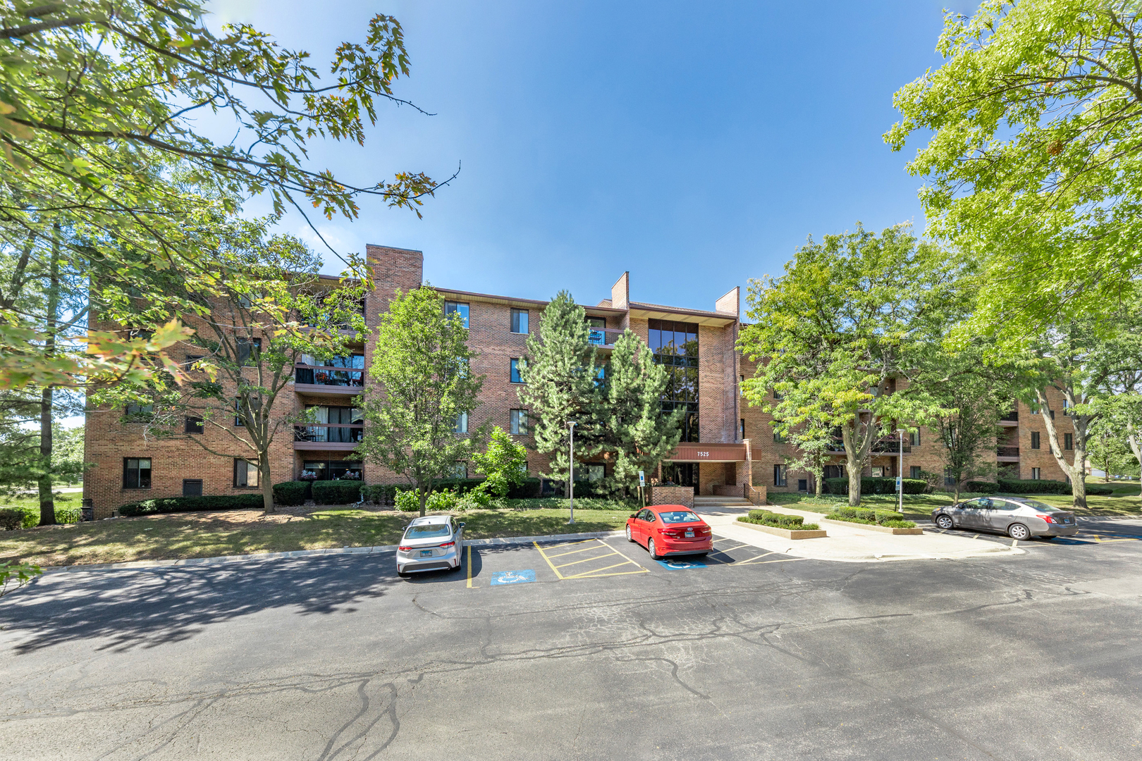 7525 Nantucket Drive Unit: 210