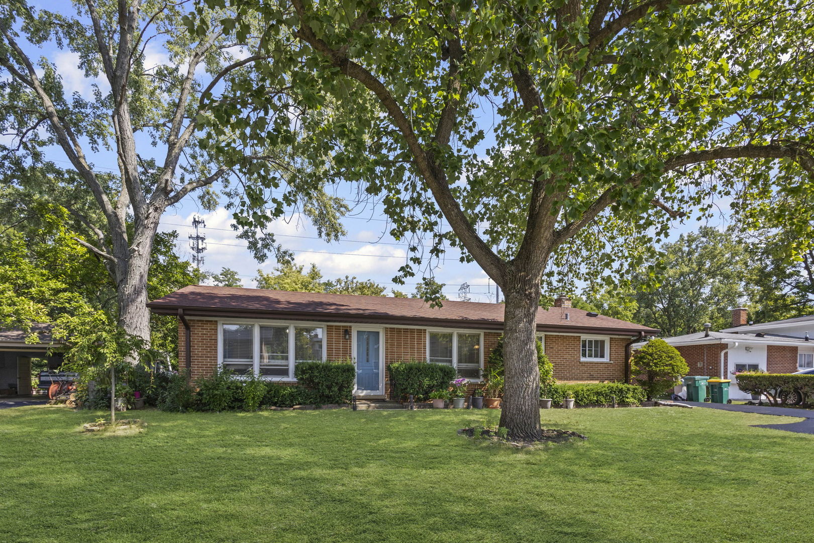 513 Edens Lane
