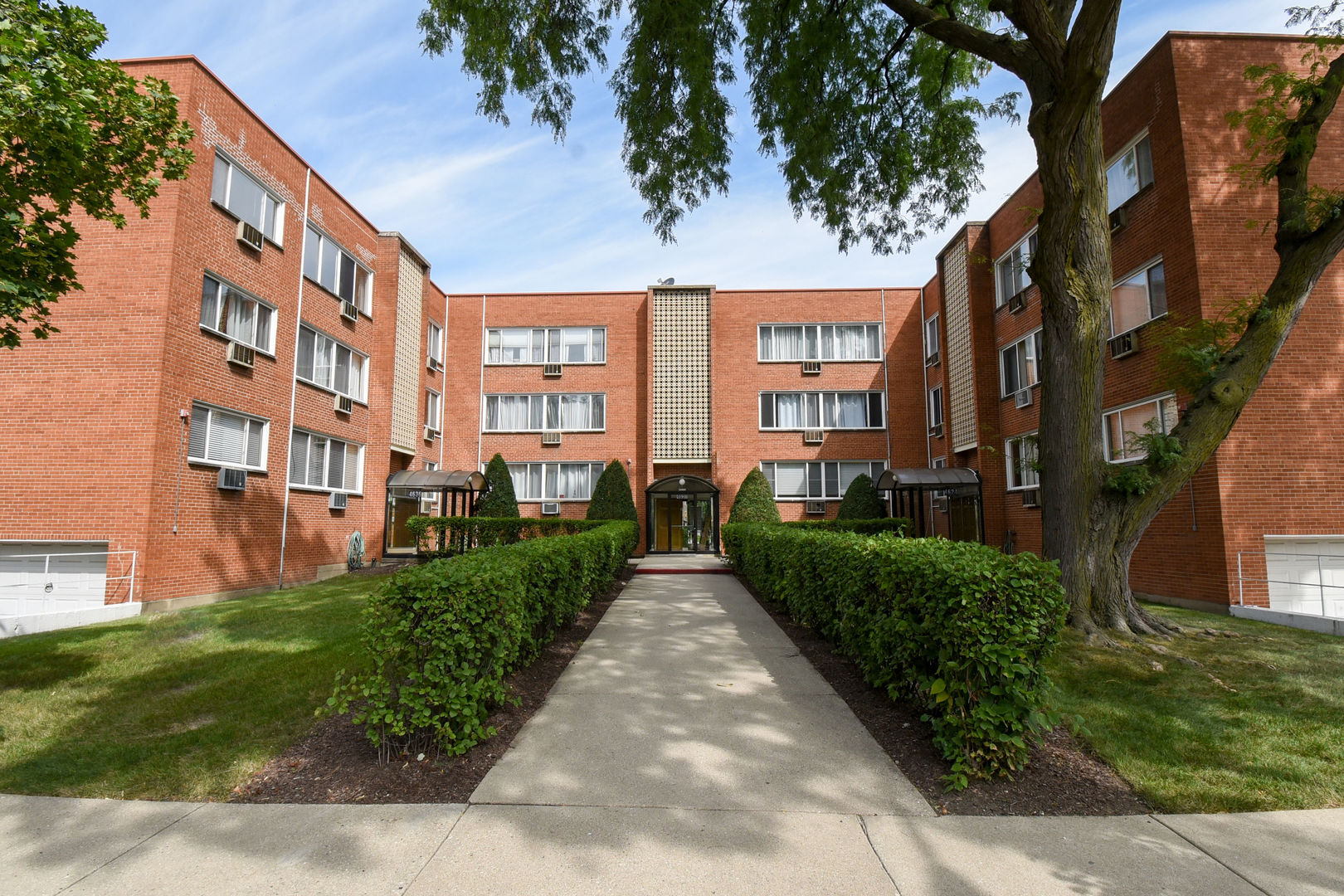 4636 Washington Street Unit: 3S
