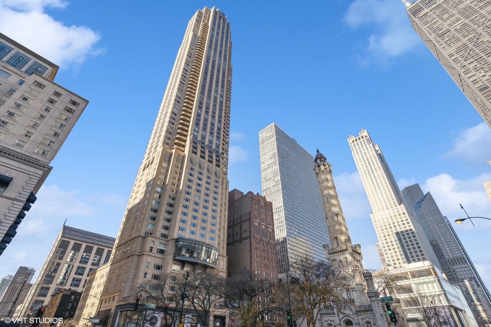 800 N MICHIGAN Avenue Unit: 3501