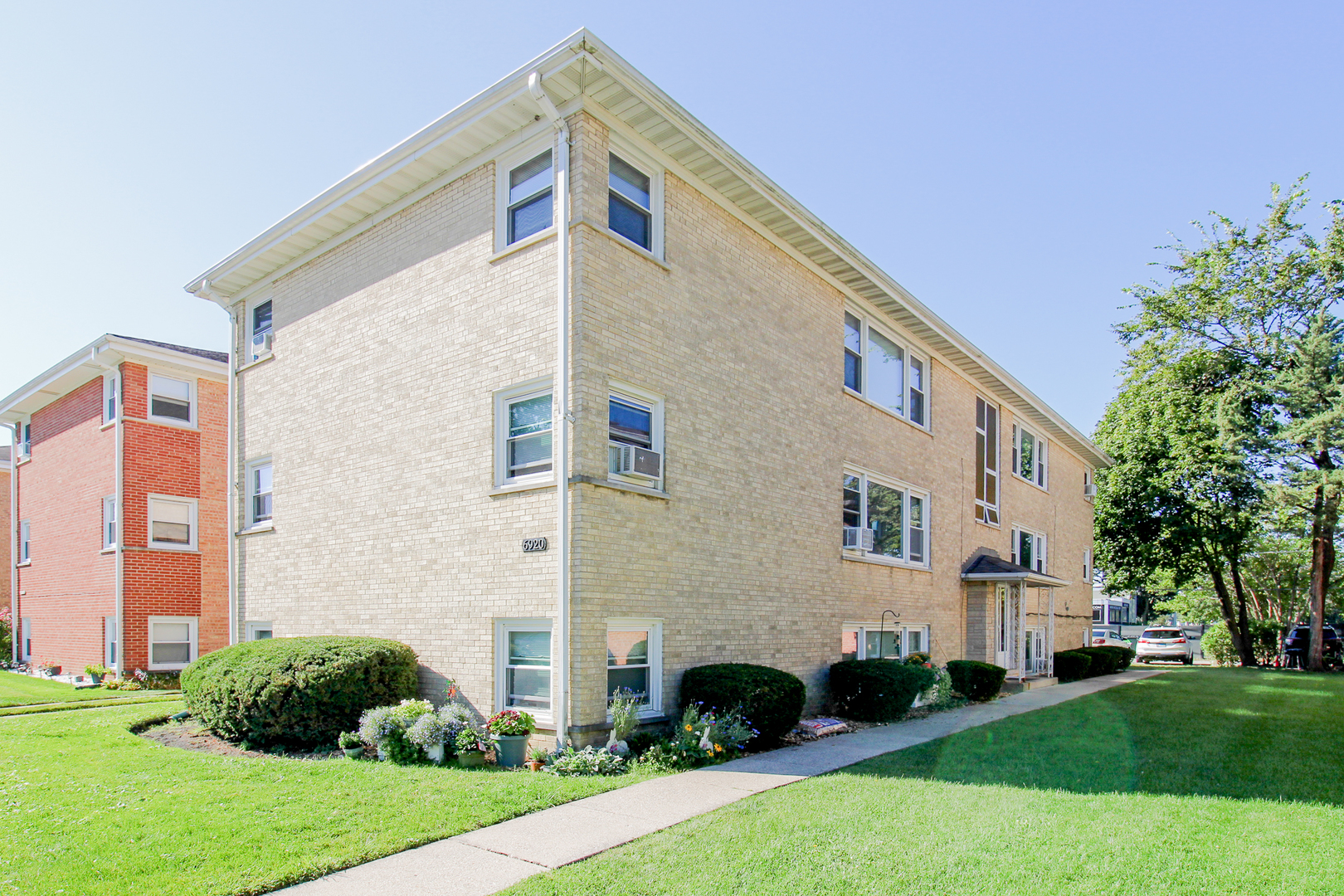 6920 N Rosemary Lane Unit: 1W