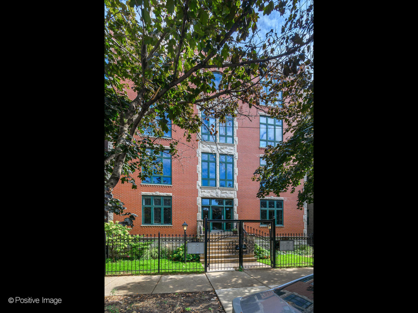 463 N GREEN Street Unit: 2S