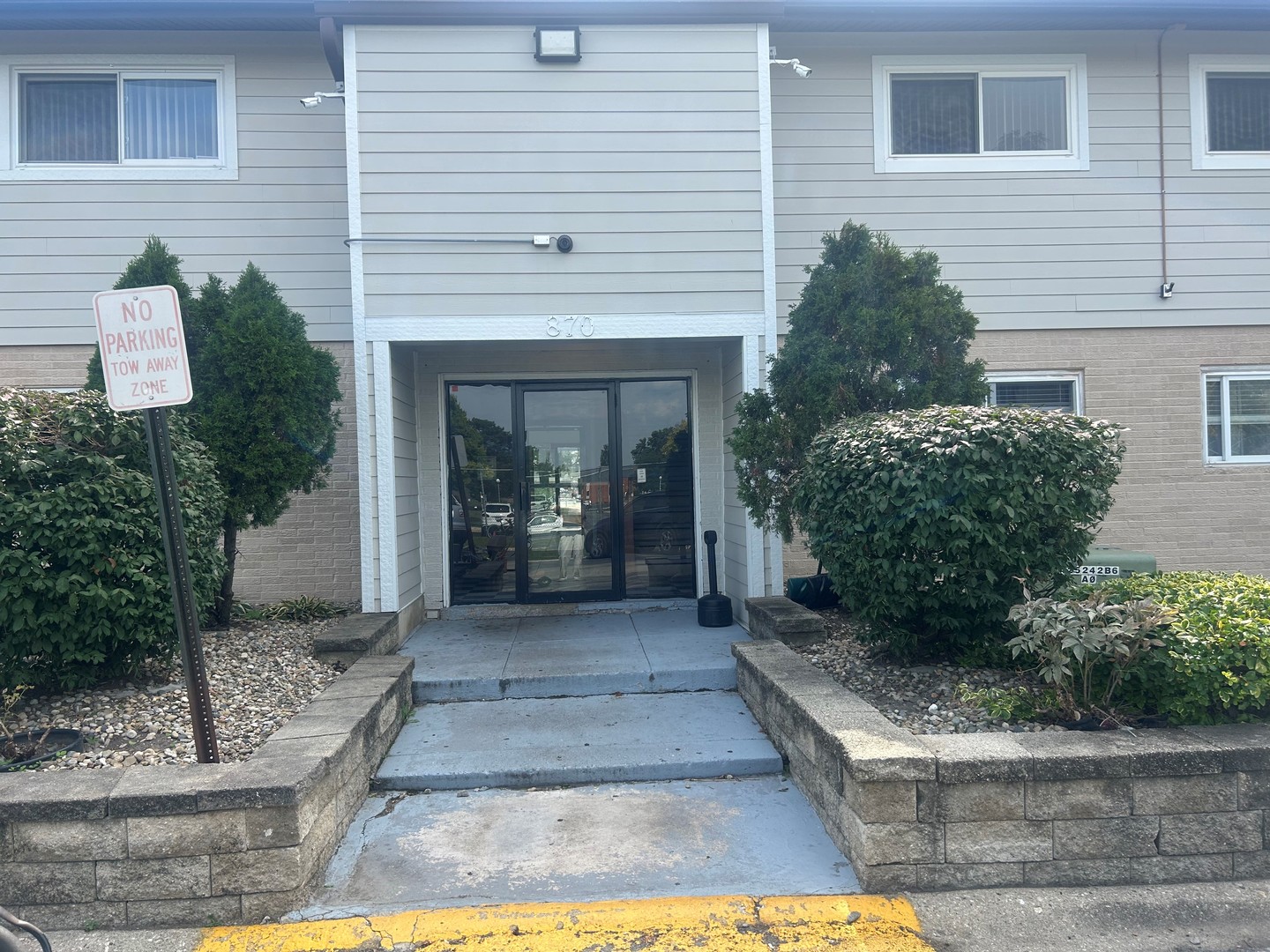 880 E Old Willow Road Unit: 171