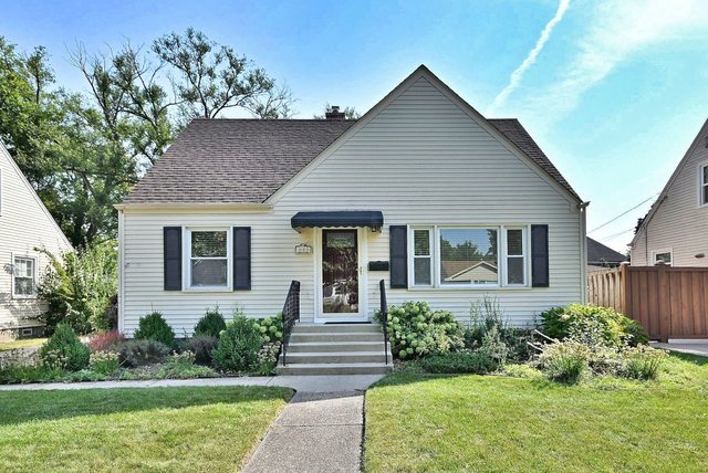995 S Swain Avenue