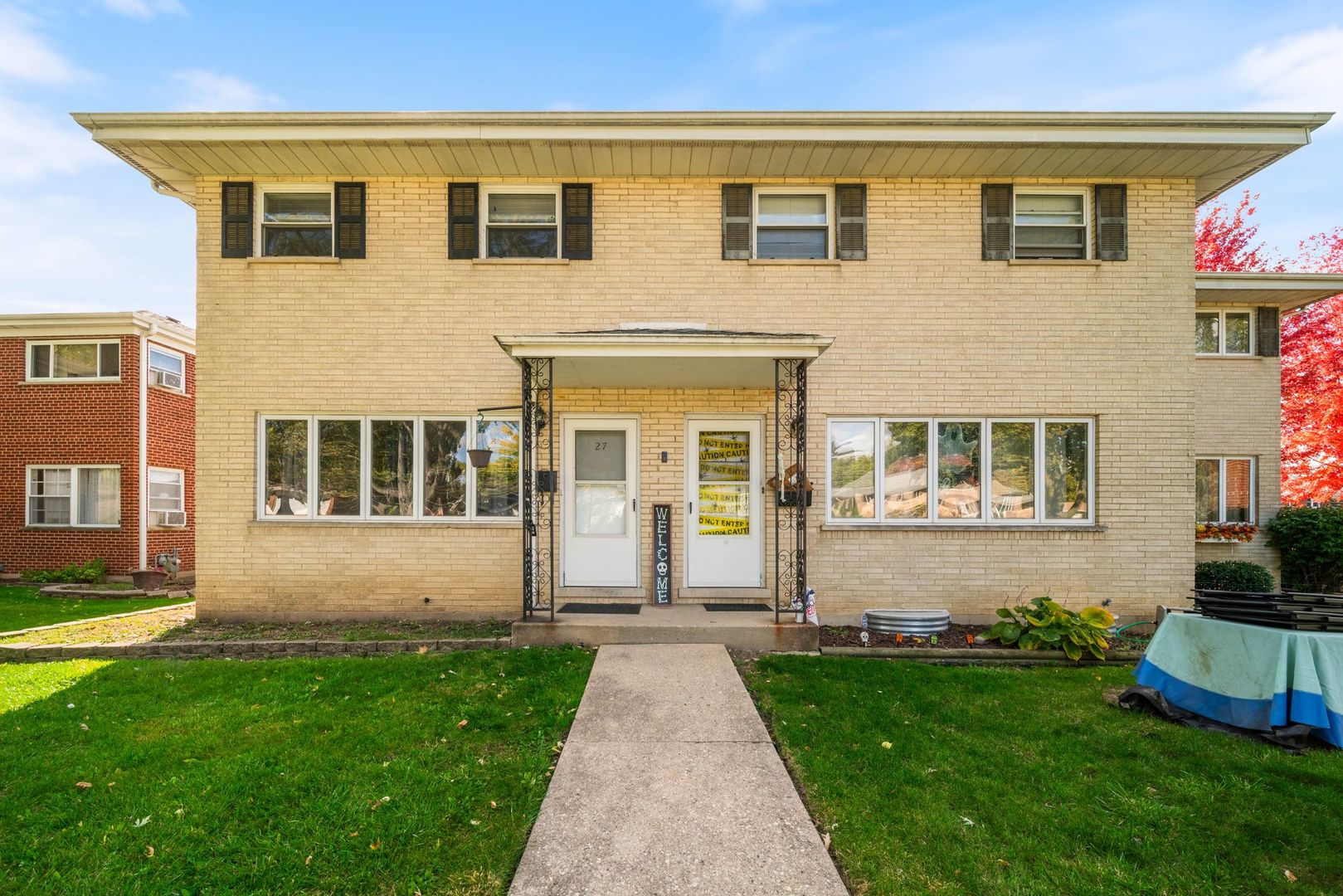 27 E Thorndale Avenue