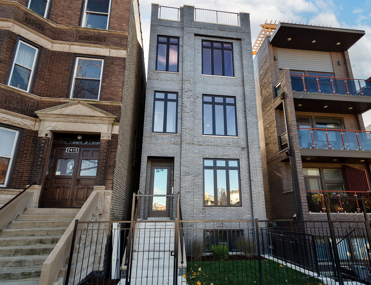2417 W Walton Street Unit: 3