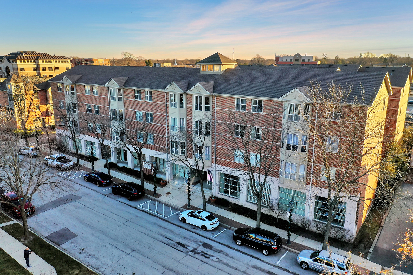 57 E Hattendorf Avenue Unit: 206