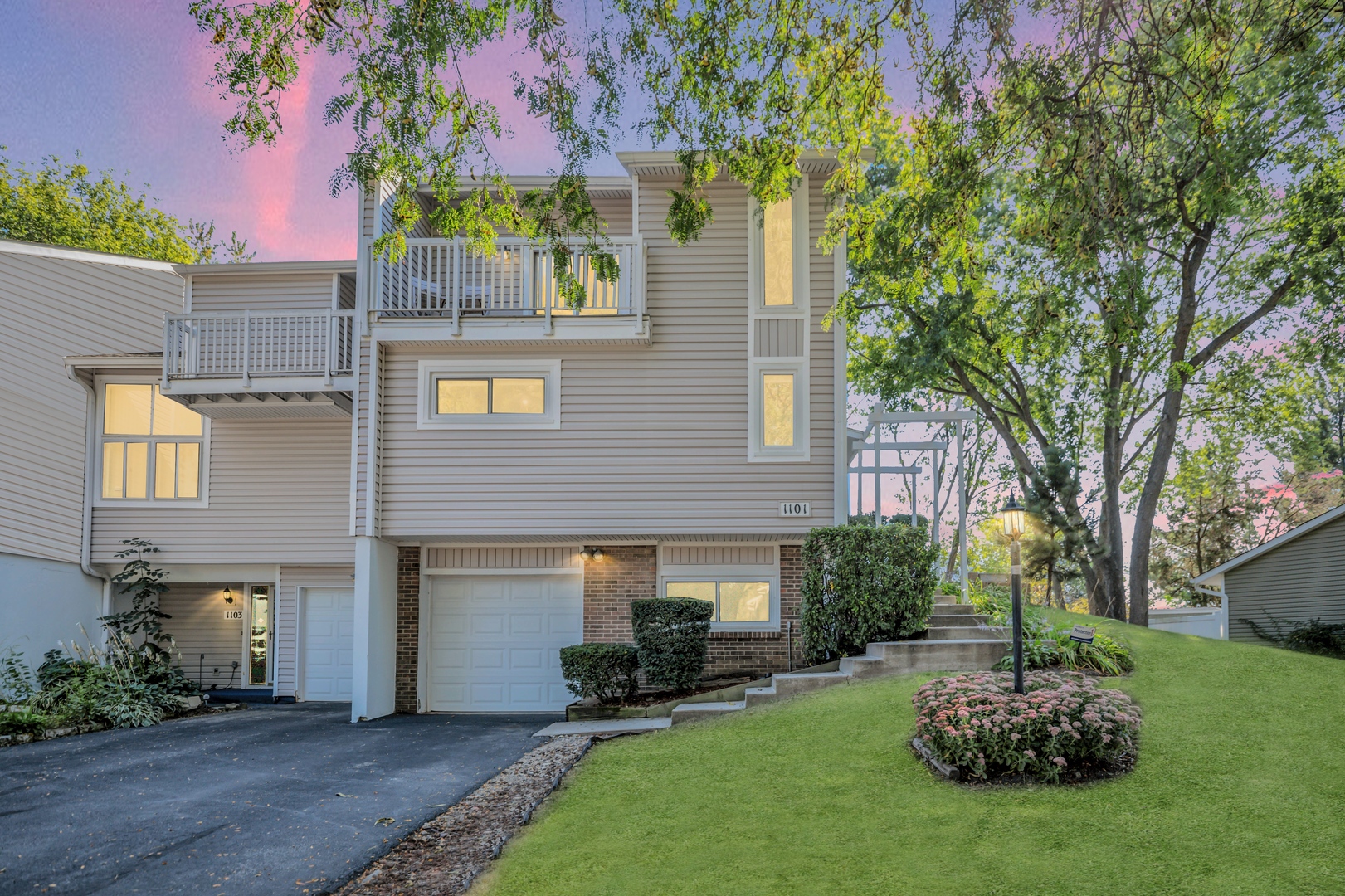 1101 Sausalito Court Unit: 1101