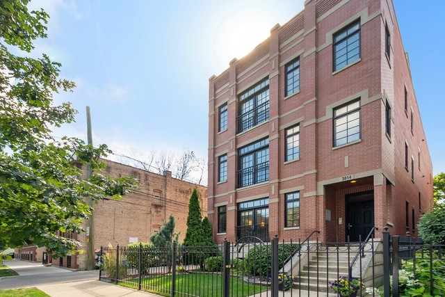 3814 N Greenview Avenue Unit: 1