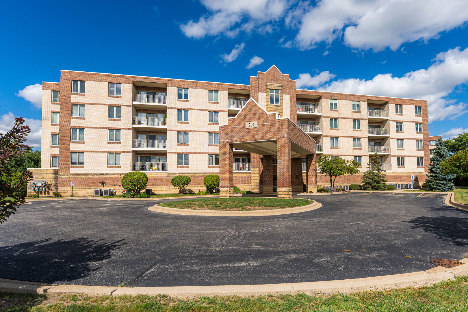 201 W Brush Hill Road Unit: 107