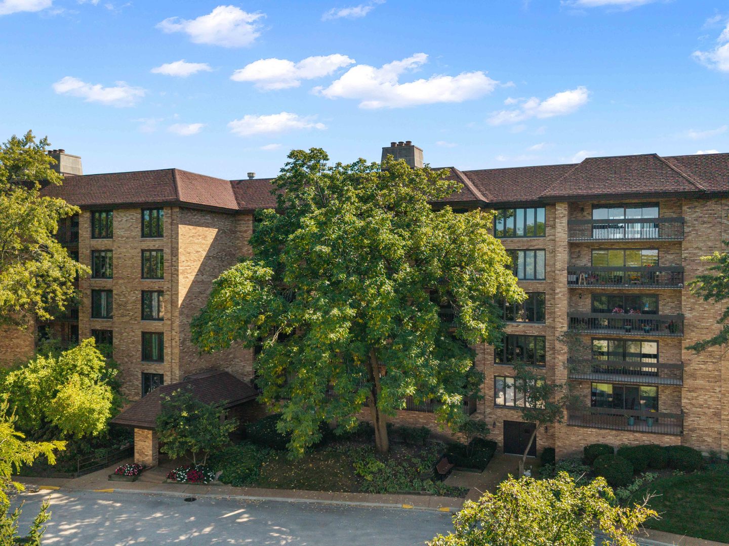 1671 Mission Hills Road Unit: 210