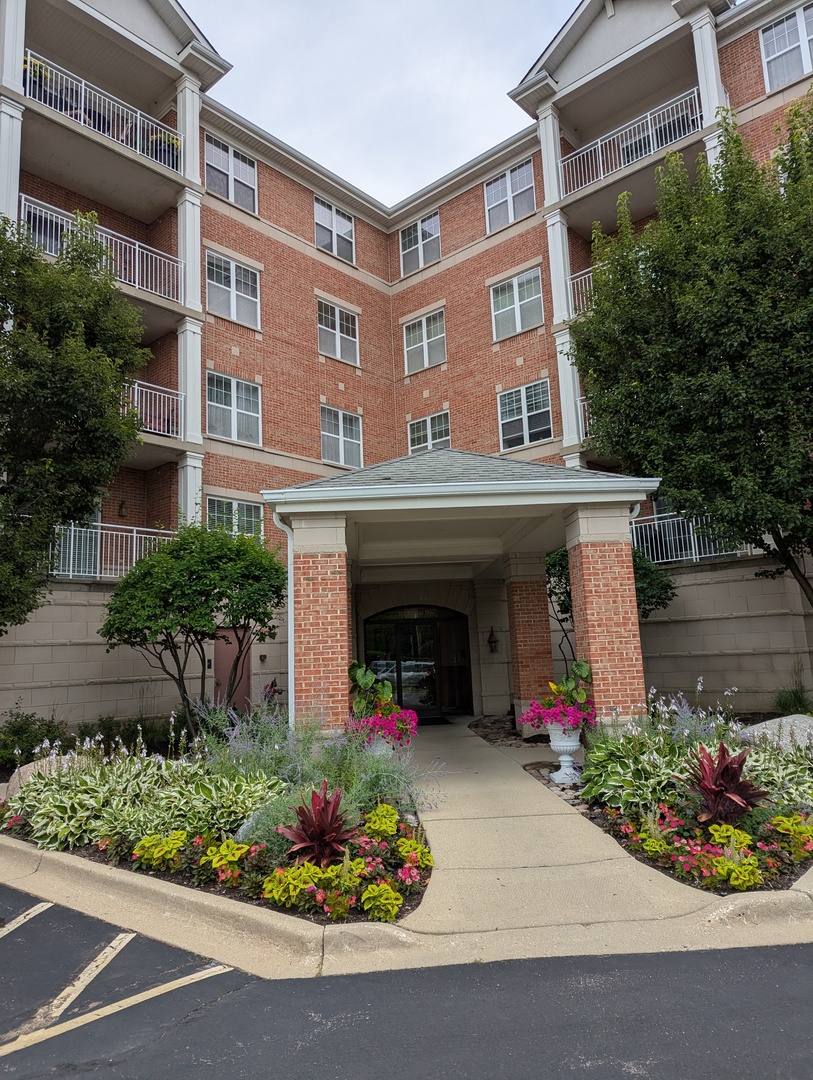 101 pointe Drive Unit: 203