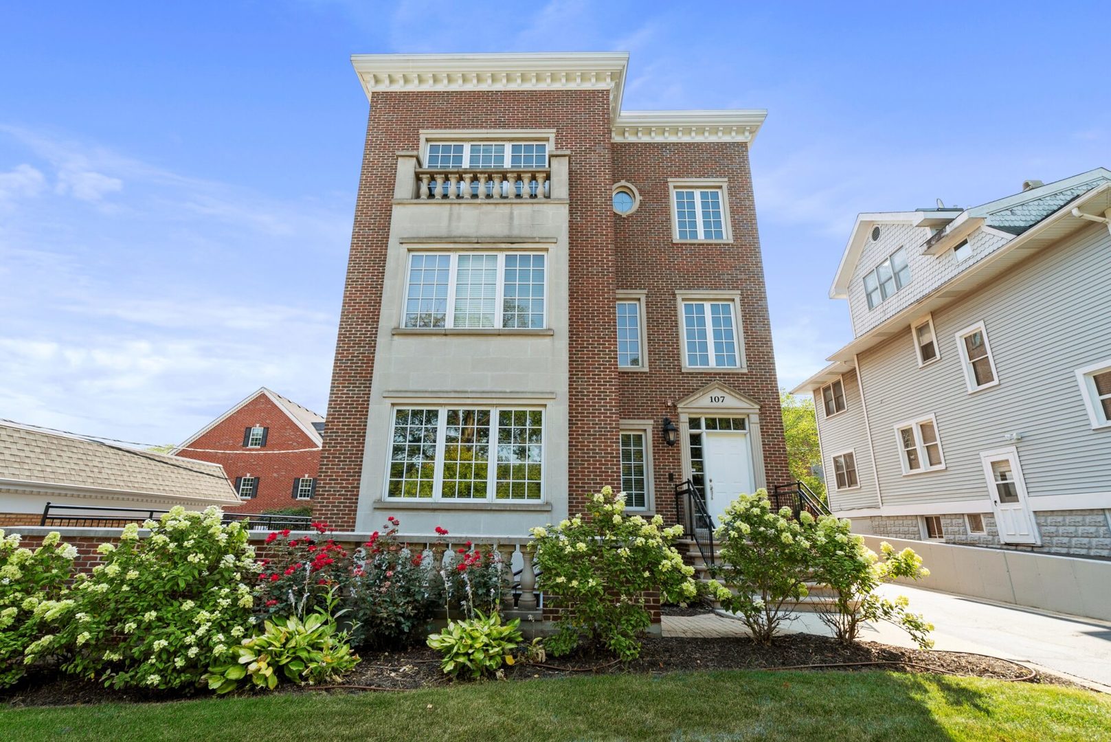 107 S Grant Street Unit: 101