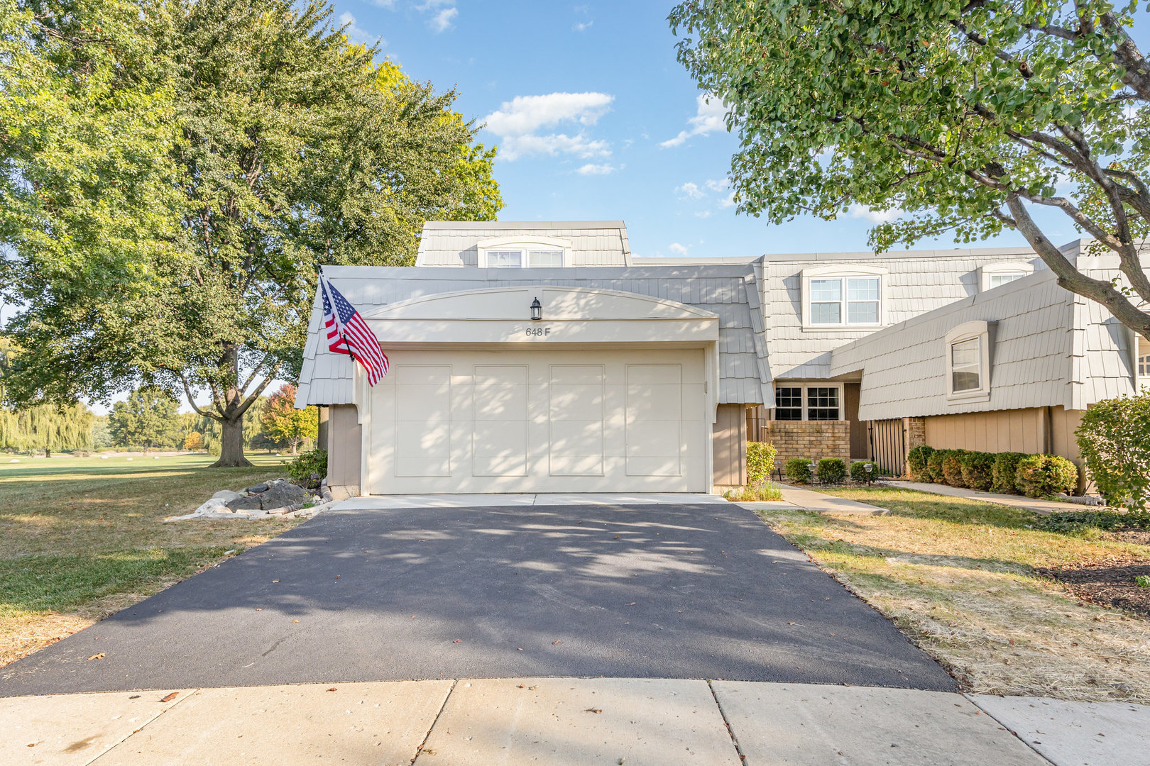 648 Dauphine Court Unit: F