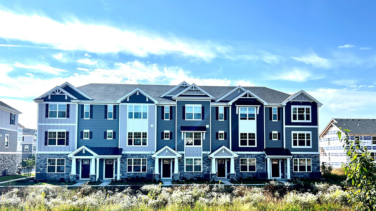 438 lakeshore Court