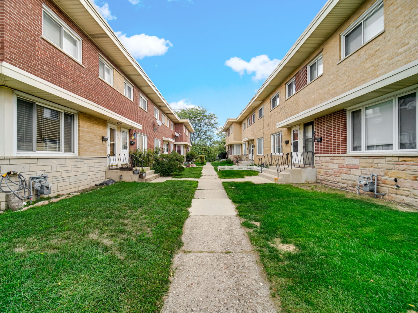 9457 Kenton Avenue Unit: F