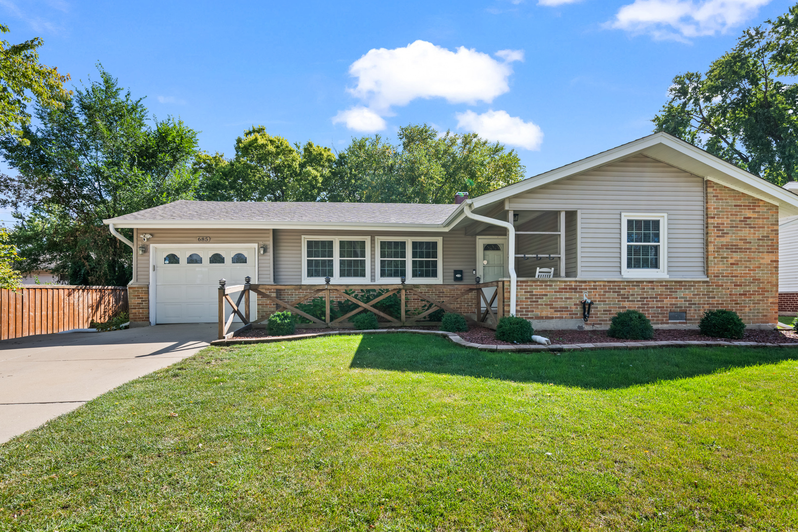 685 MAPLE Court