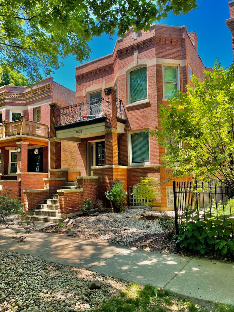 6522 N Greenview Avenue