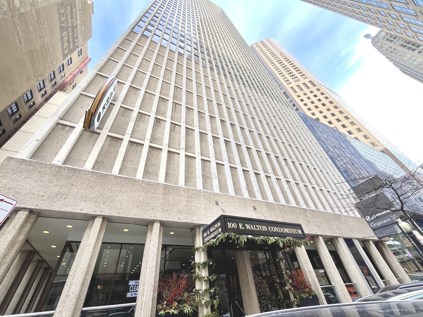 100 E Walton Place Unit: 14A