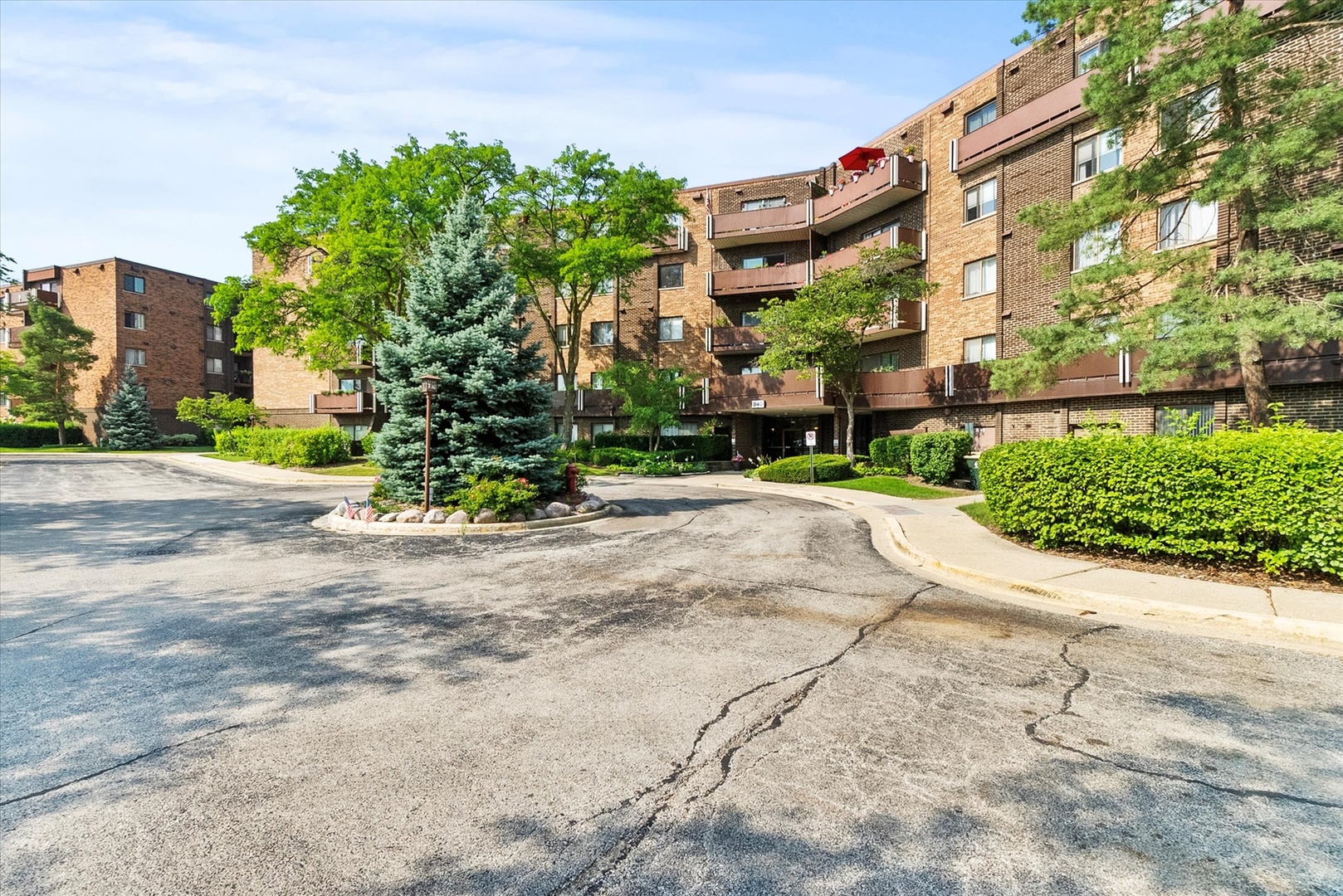 840 Wellington Avenue Unit: 315