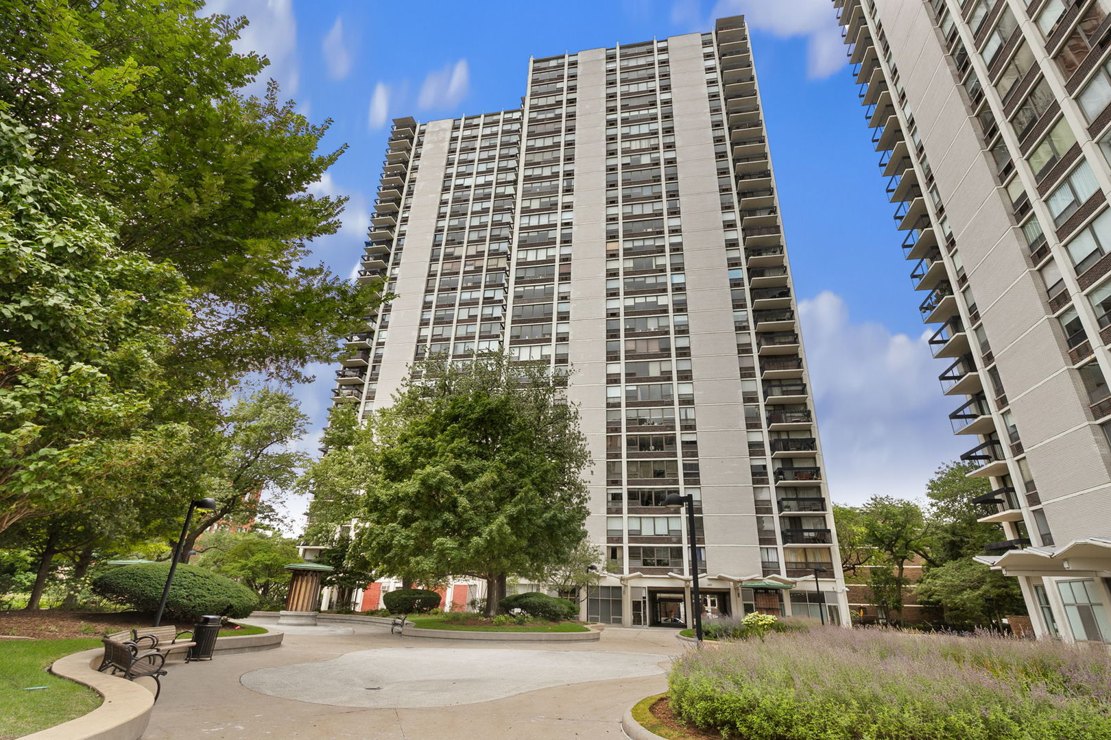 1460 N Sandburg Terrace Unit: 2001A