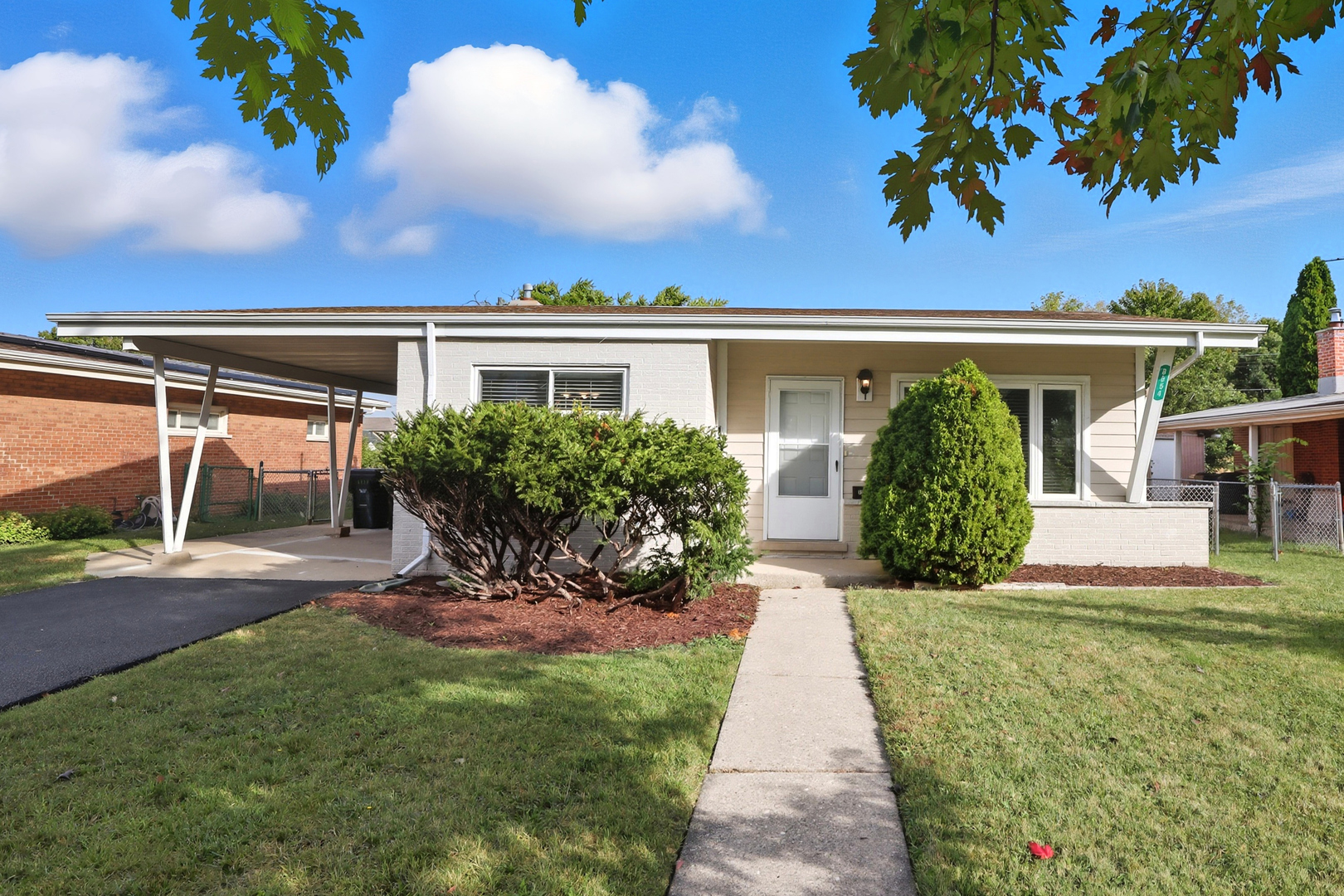 8554 W Bruce Drive