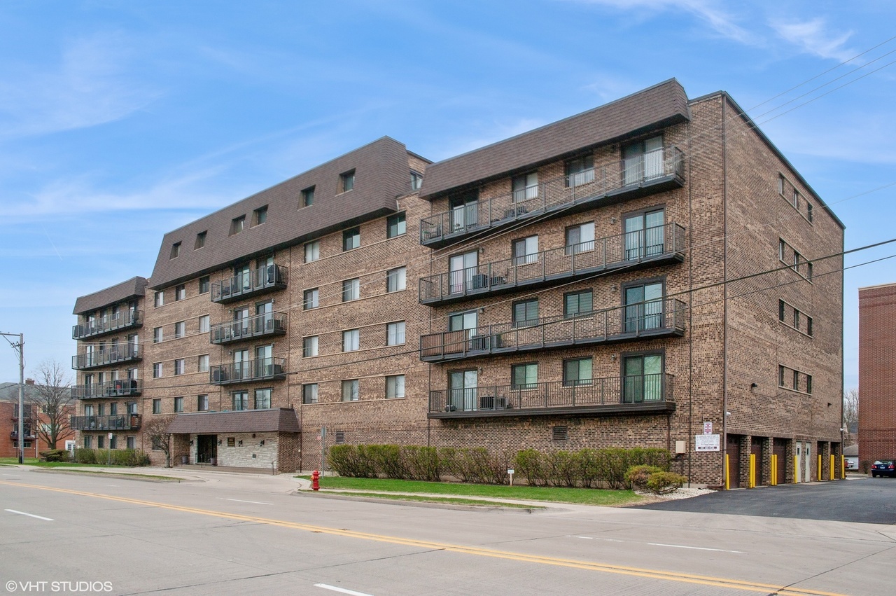 960 S River Road Unit: 412