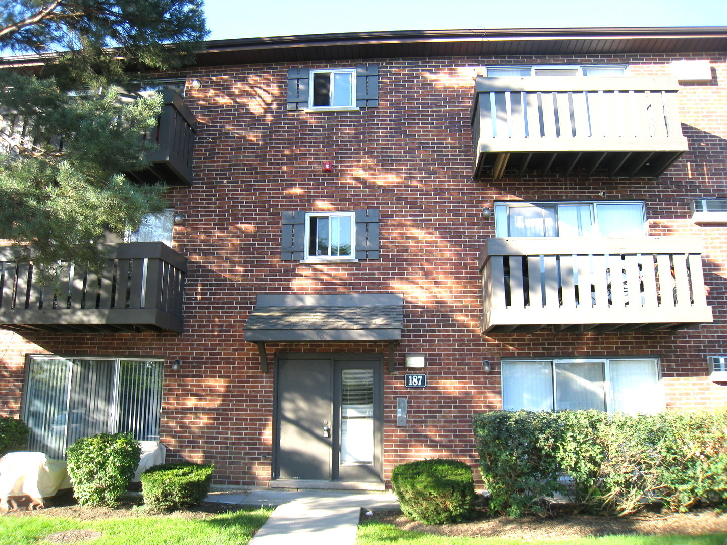 187 PICKWICK Drive Unit: 1A