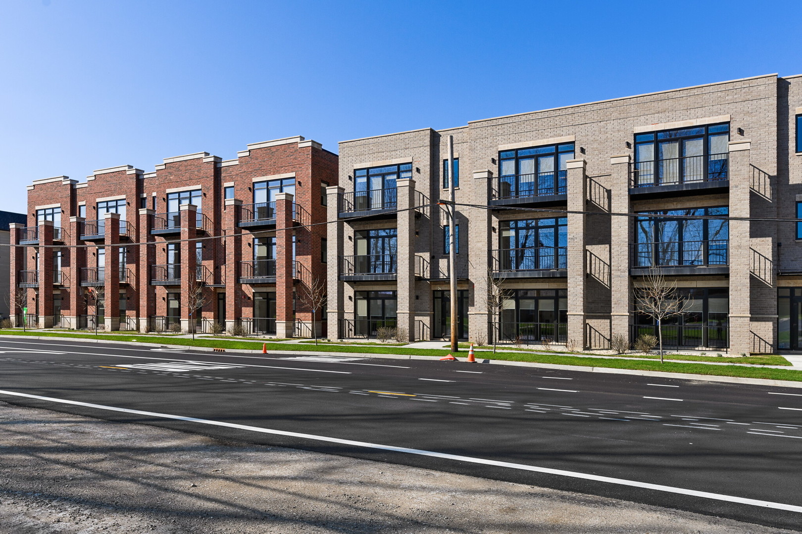 770 E Irving Park Road Unit: 3E