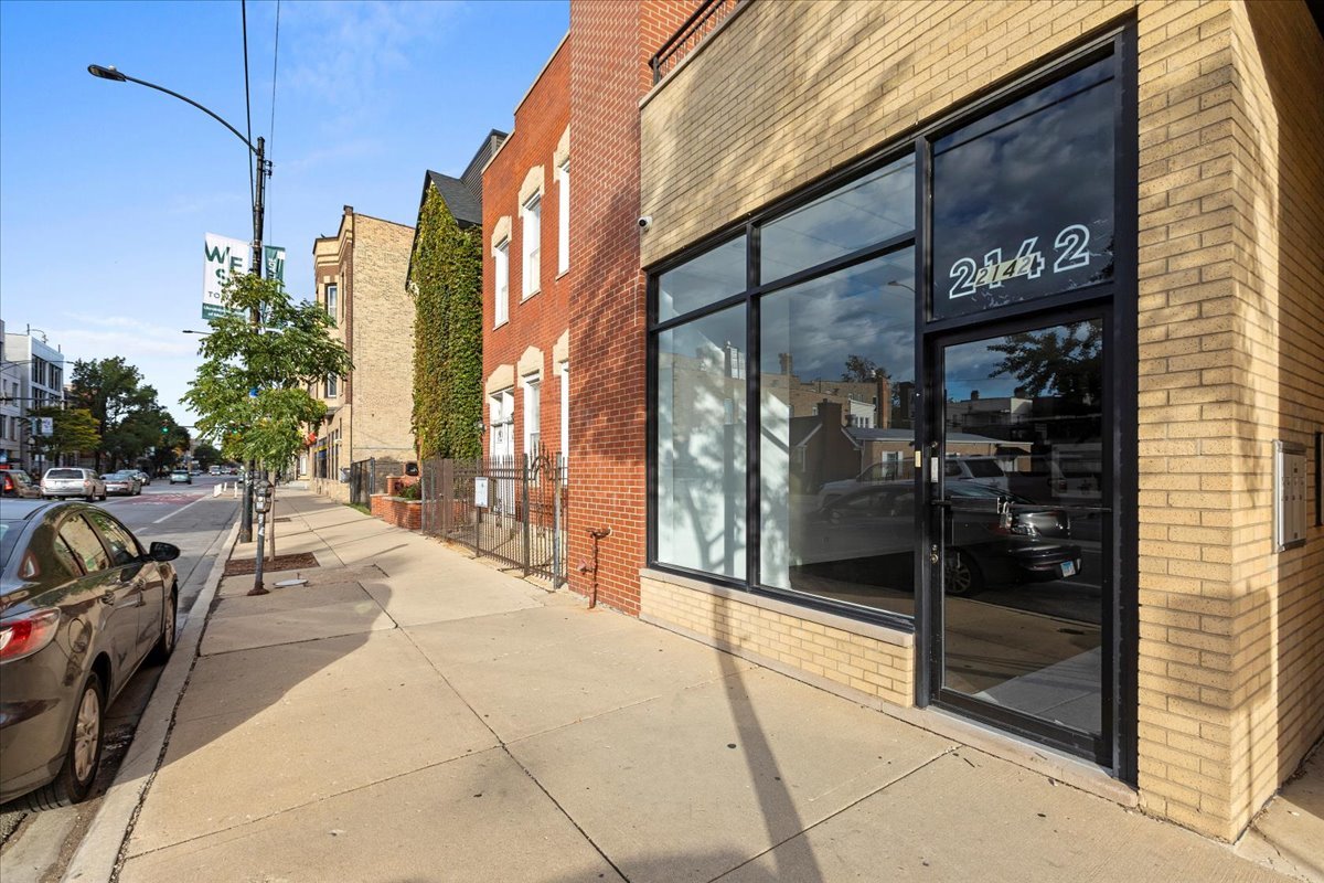 2142 W Chicago Avenue Unit: 1