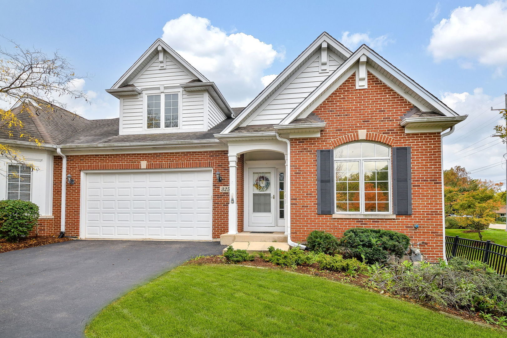 325 Delnor Glen Drive Unit: 325