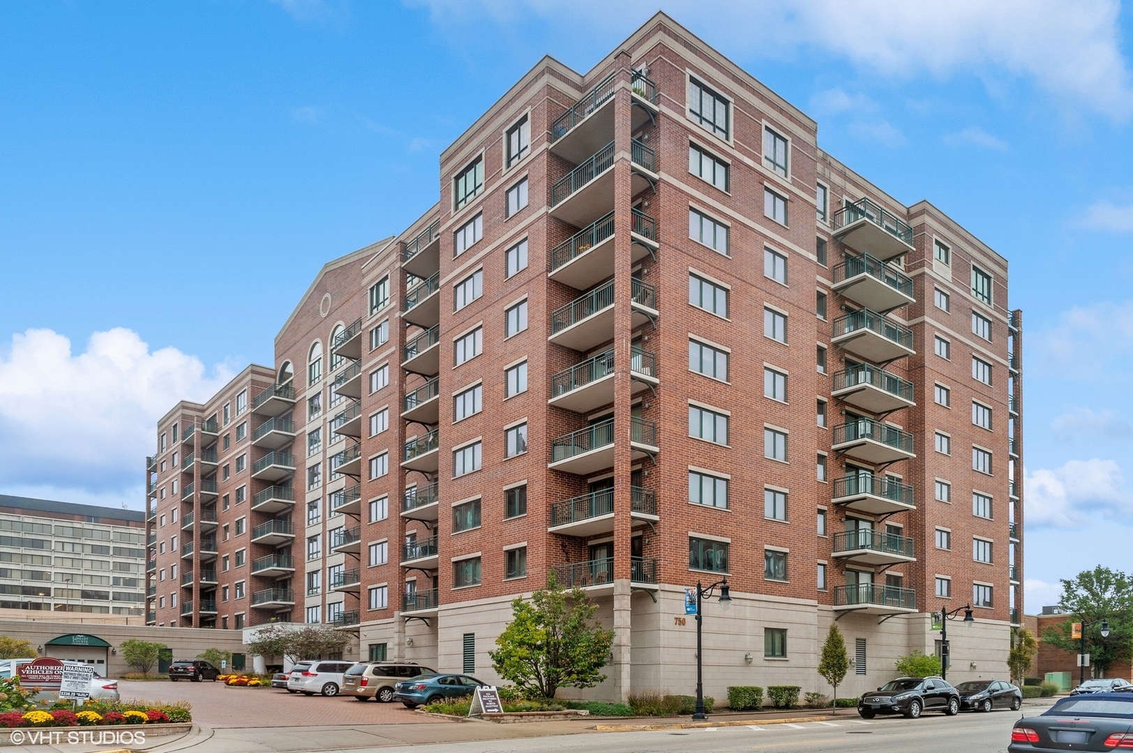 750 PEARSON Street Unit: 408