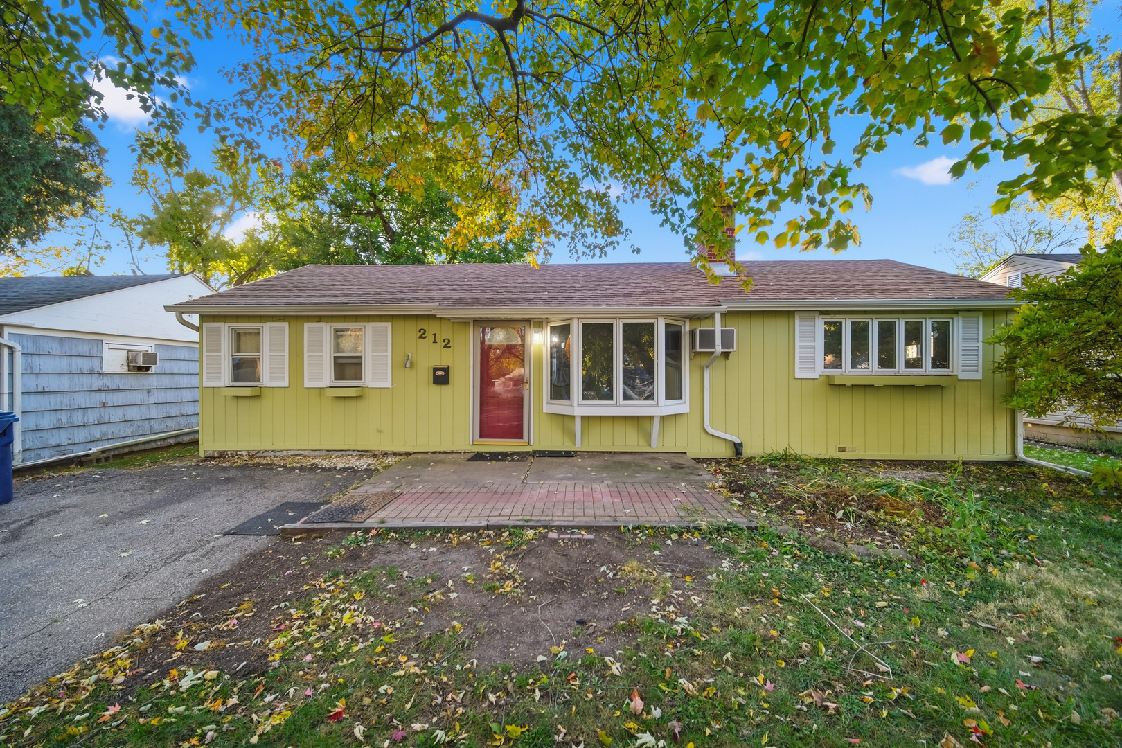 212 N KNOLLWOOD Drive