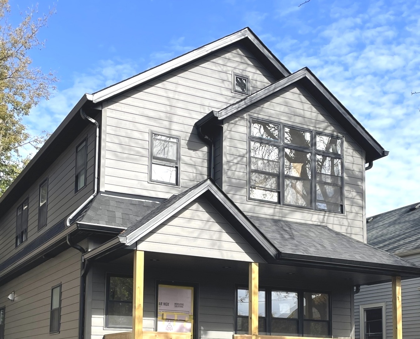 4844 W Warwick Avenue