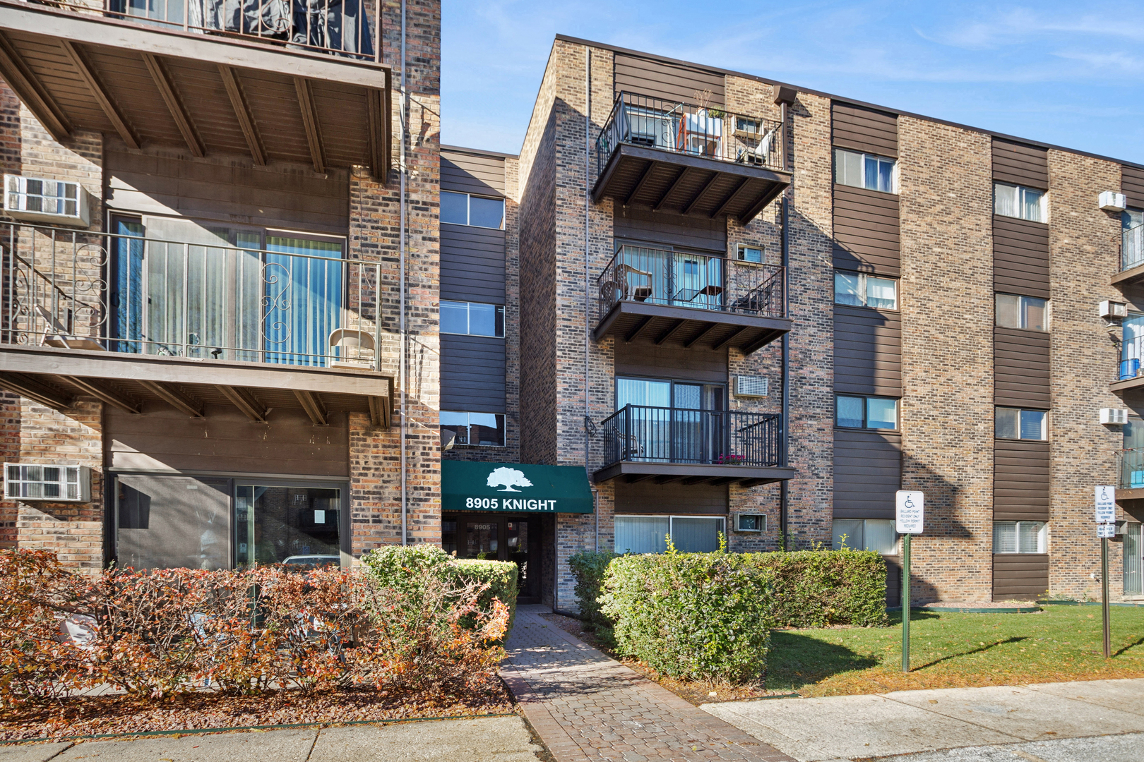 8905 Knight Avenue Unit: 211