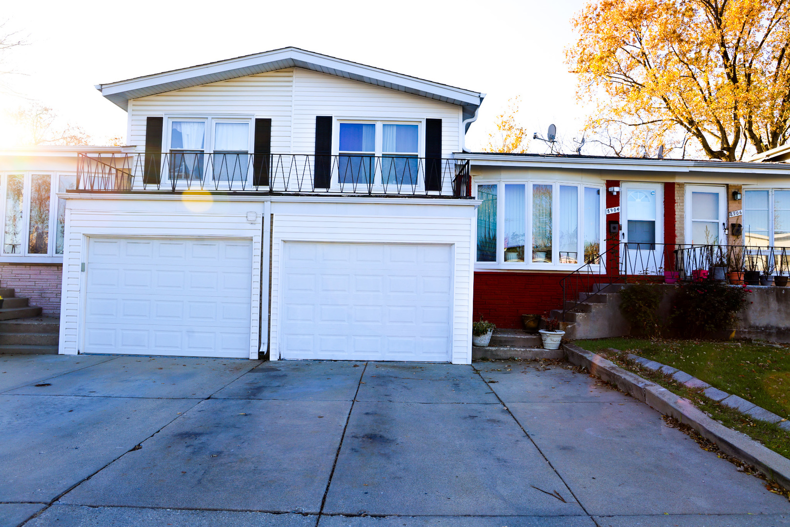 8904 ROBIN Drive Unit: 0