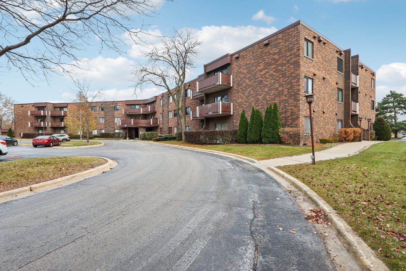 898 Wellington Avenue Unit: 202